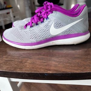 NIKE FLEX 2016 Run Gray Running Shoes Size 7.5